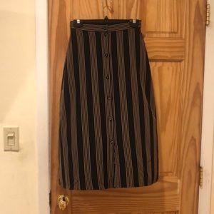 Button down Black and gold line skirt
